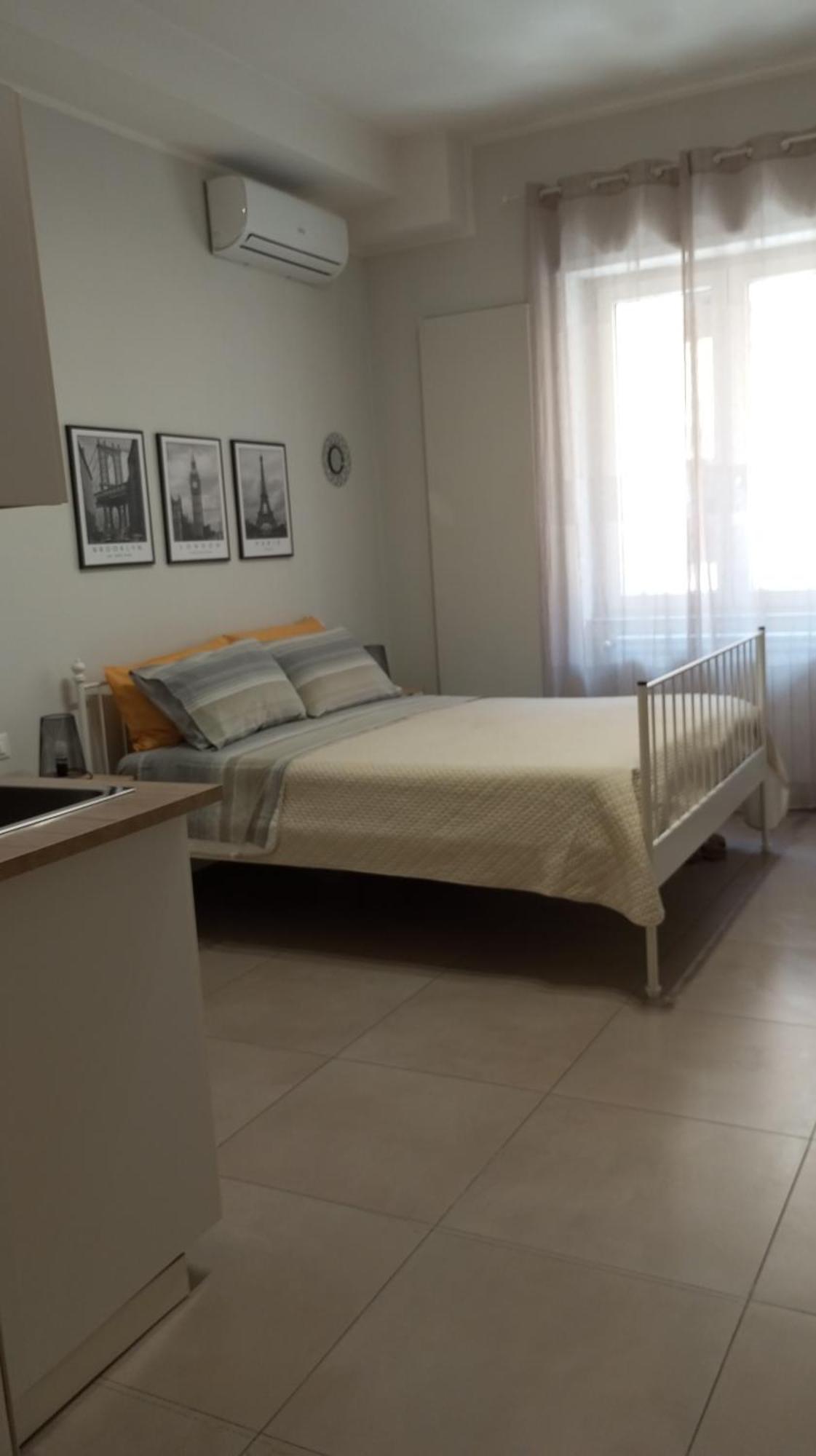 Holidaystudio Appartamento In Centro Salerno Exteriör bild